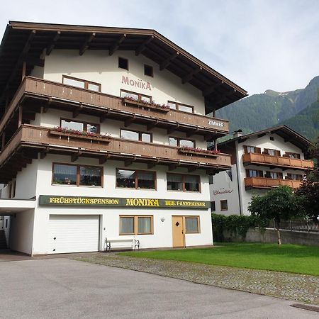Haus Monika Und Haus Claudia Hotel Mayrhofen Exterior photo
