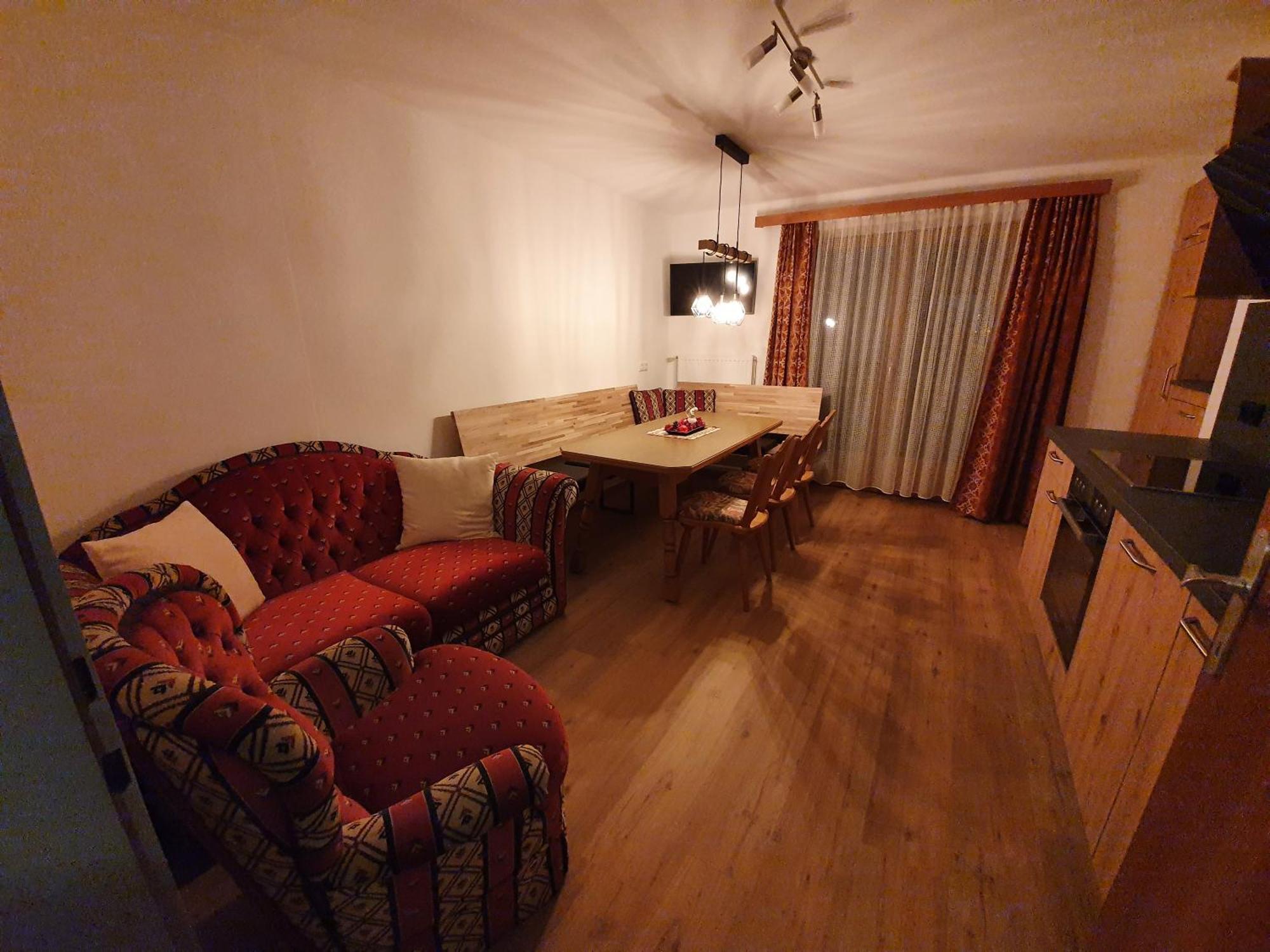 Haus Monika Und Haus Claudia Hotel Mayrhofen Exterior photo